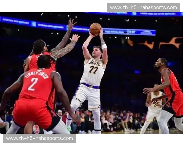 洛城圣诞夜的“巨星德比”：2013年湖人与热火的史诗对决